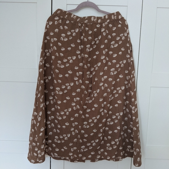 Rylee + Cru seashell button front midi skirt - Picture 4 of 6